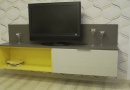 Tapety v obývacím pokoji připomínající parohy.  |  Foto:  FTV Prima