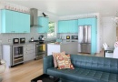 Základem každé moderní kuchyně jsou správně zvolené a následně zkombinované barvy  |  Foto: freshome.com
