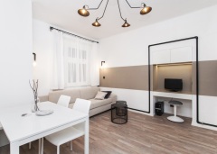 Jak se staví sen: Šest lidí v bytě 2+1