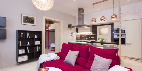 Jak se staví sen: Pokoj pro velké slečny, nebo kuchyň s obývákem pro babičku s dědou?